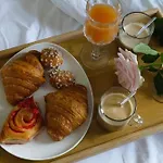 Montmartre Romantic, - ベッド・アンド・ブレックファスト