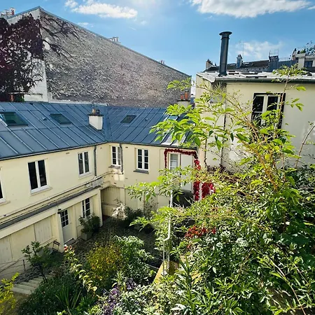 Montmartre Romantic, -