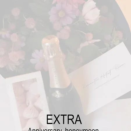 Bed & Breakfast Montmartre Romantic, - Paris