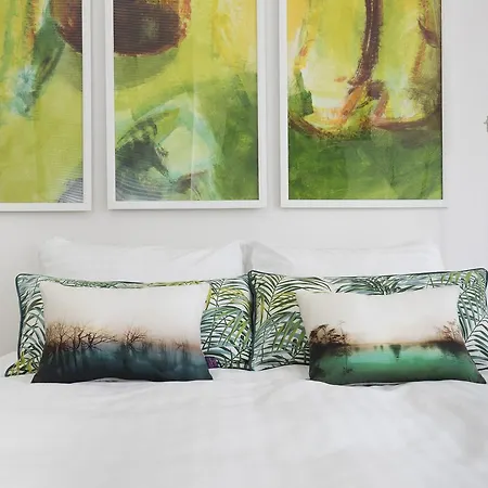 Bed & Breakfast Montmartre Romantic, - Paris