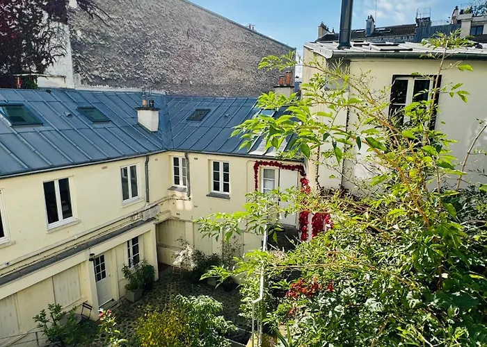 Montmartre Romantic, -